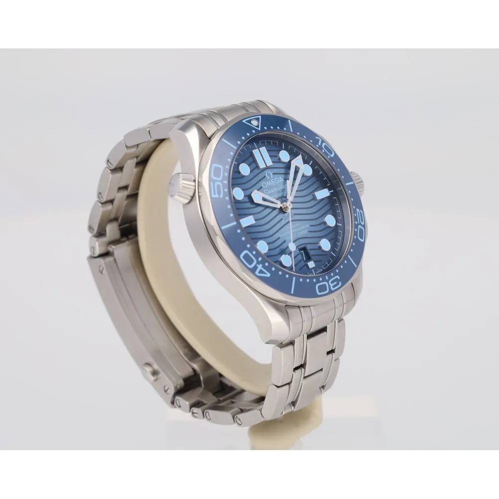 seamaster-300-summer-blue_4-24868-65d19638