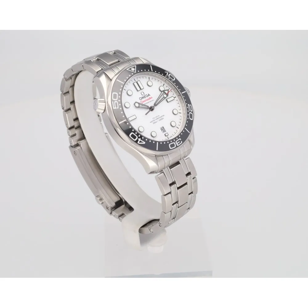 seamaster-diver-300m_4-25808-f56b7d3a