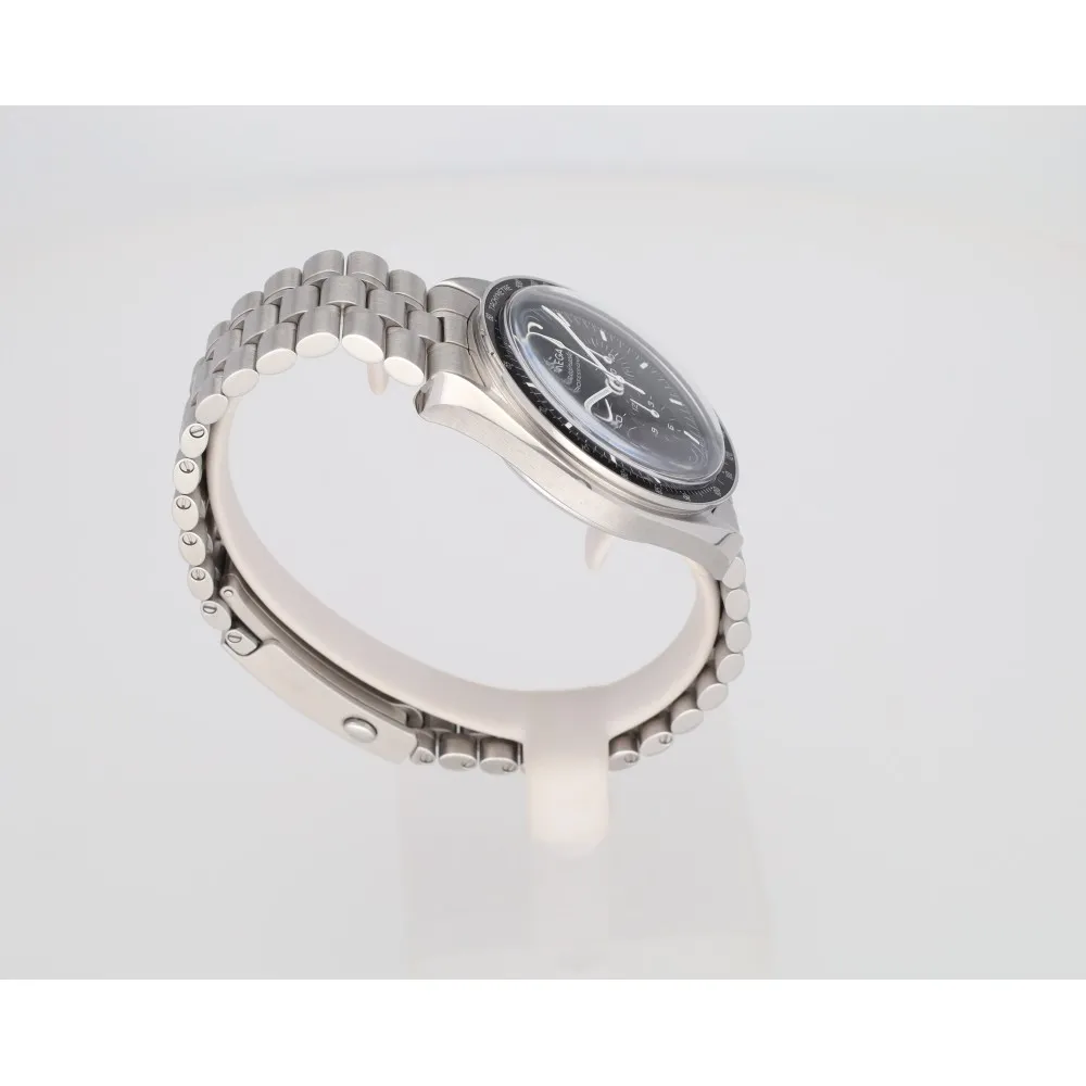 speedmaster-moonwatch_4-30520-b3e270f3