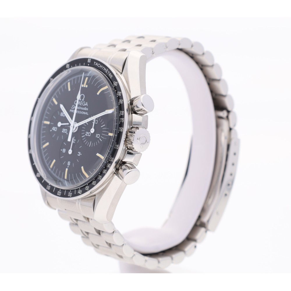 speedmaster-moonwatch_4-21461-b70252d2