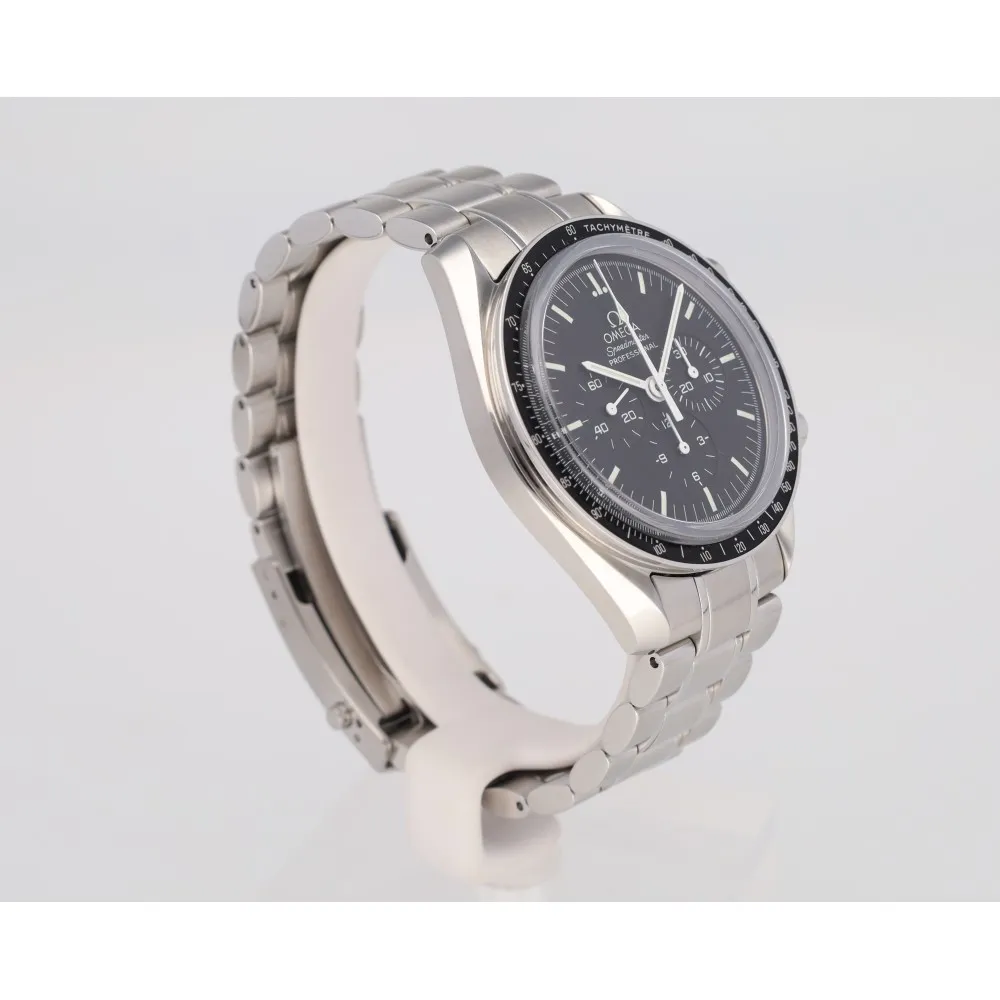 speedmaster-professional-moonwatch_4-29050-c3b81a3b