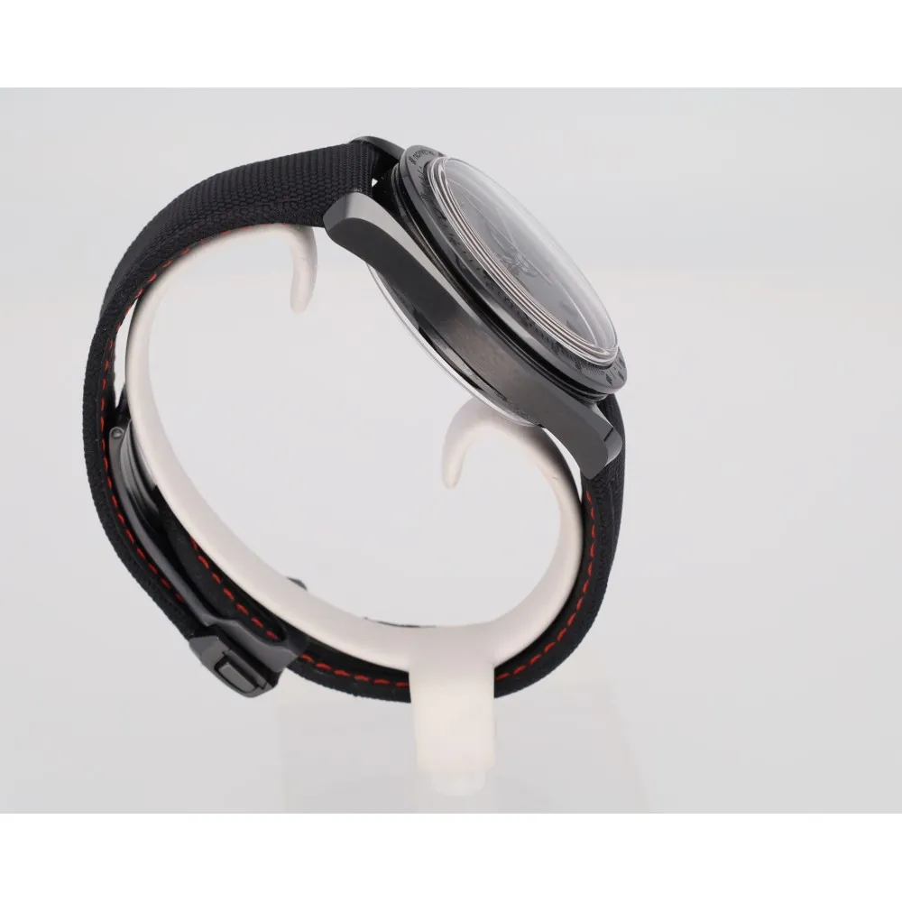 speedmaster-dark-side-of-the-moon_4-29516-60058a4d