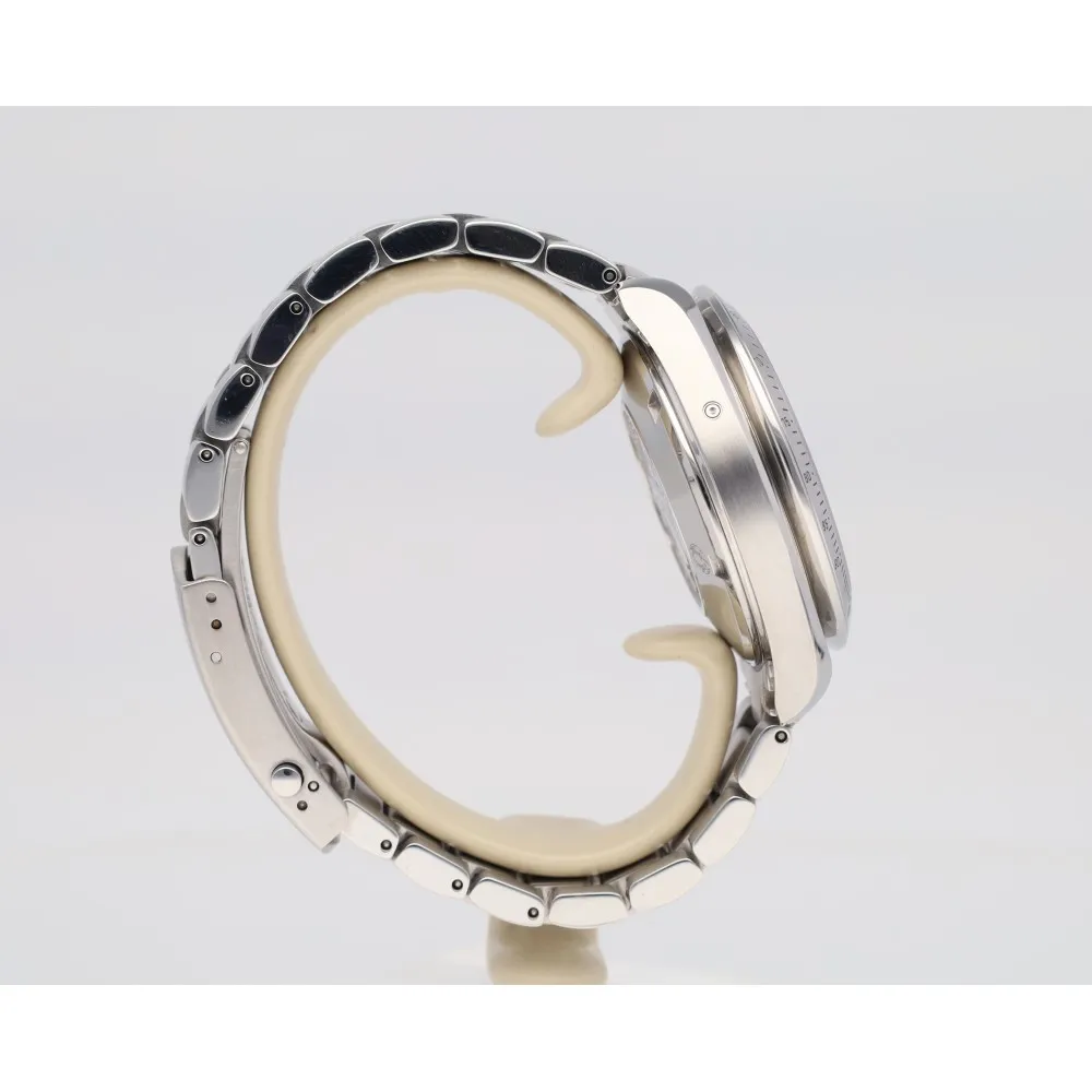 speedmaster-date_4-25103-cda5c566