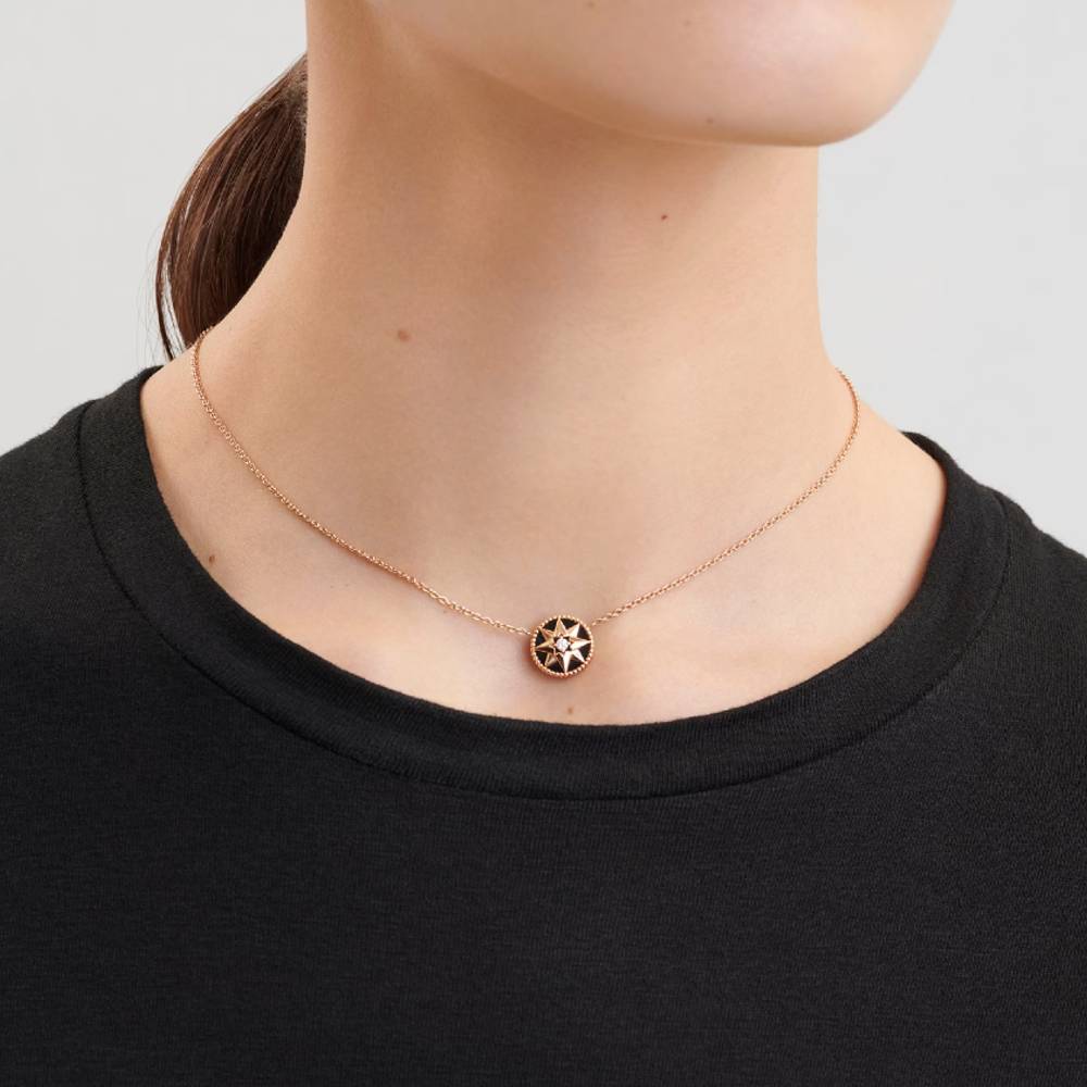 collier-rose-des-vents-onyx-jrdv95019_JRDV95019-0000-123908