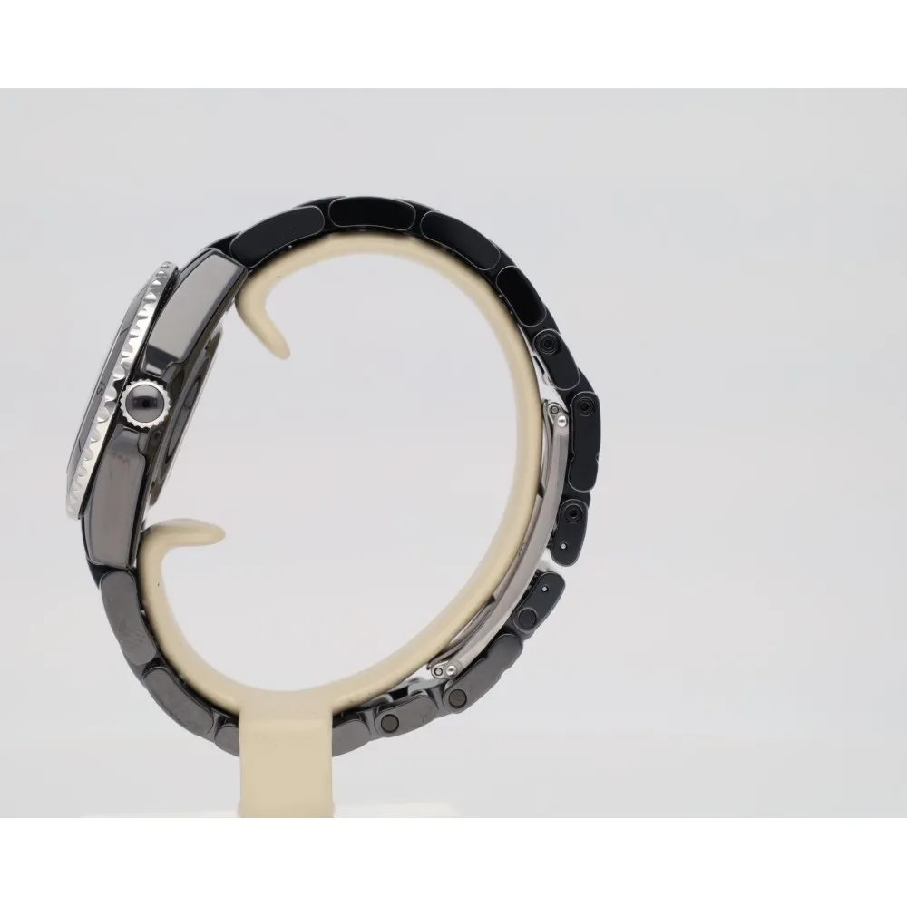 j12-33_4-26682-bcdd6e87