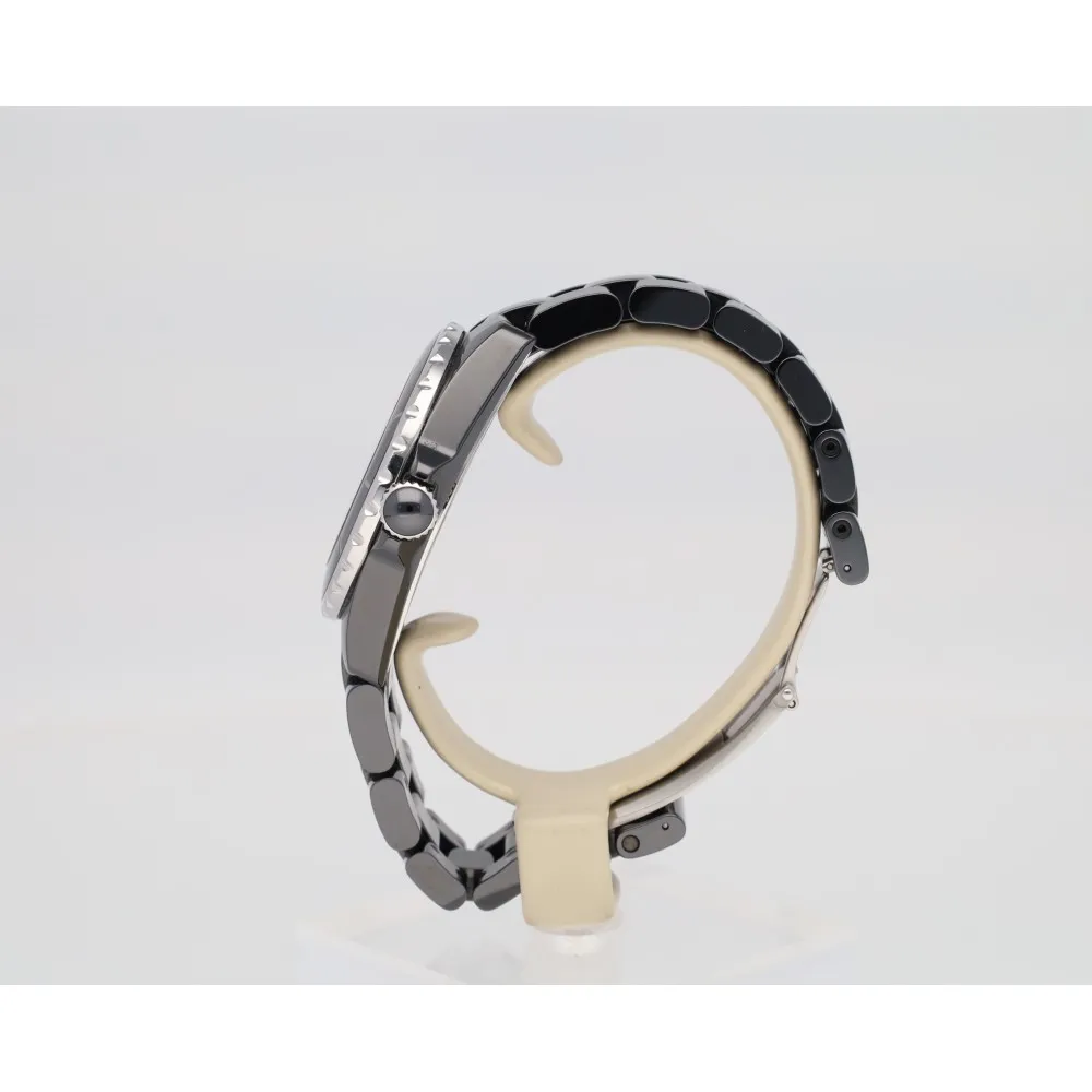 j12-38-black-intense_4-27434-9b1e4cfa