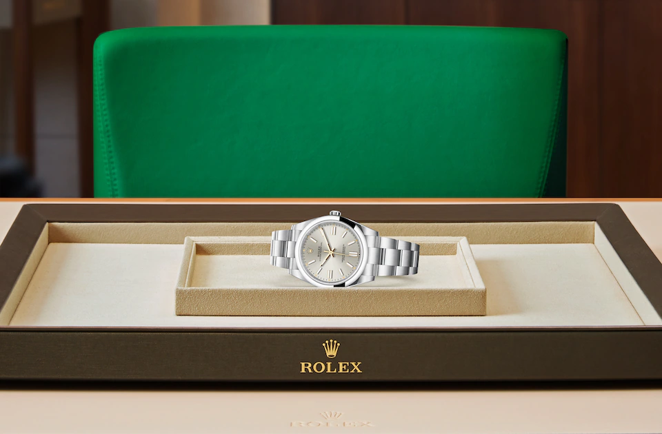 Rolex Oyster Perpetual M124300-0001 M124300-0001_09_presentation-tray-landscape.png