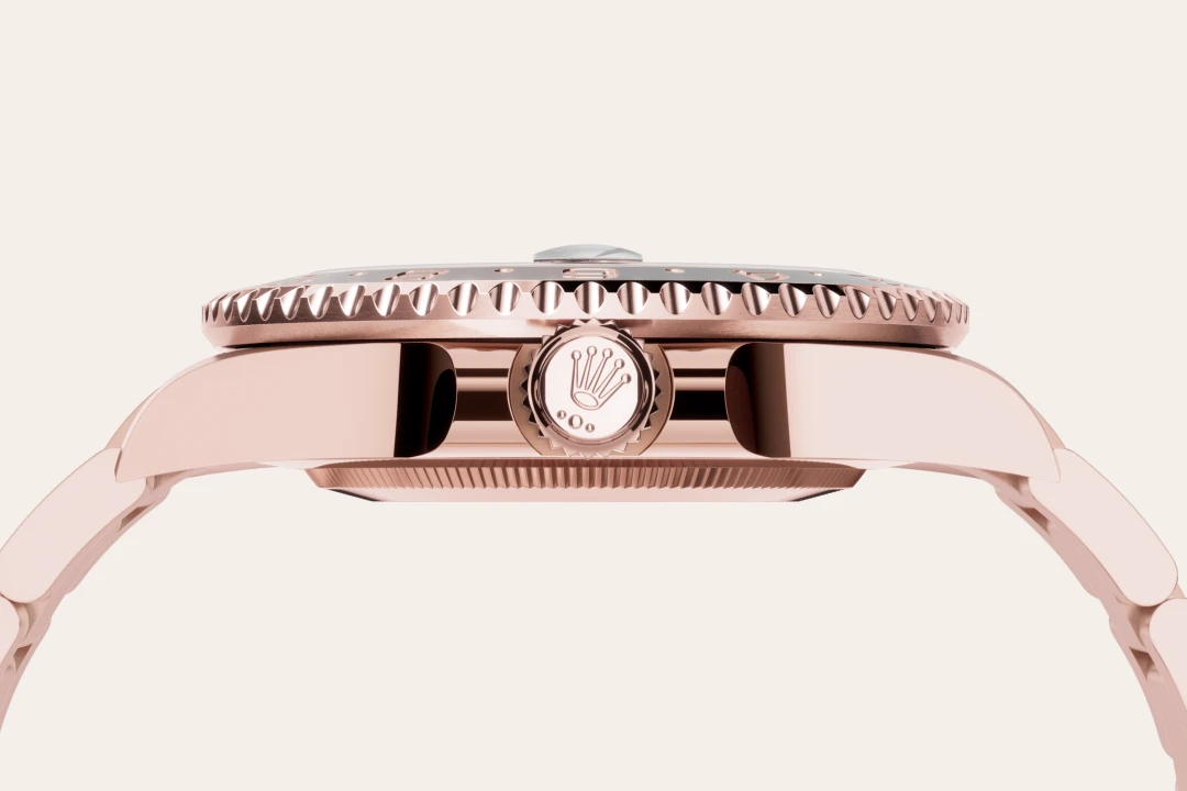 m126715chnr-0002-material.webp