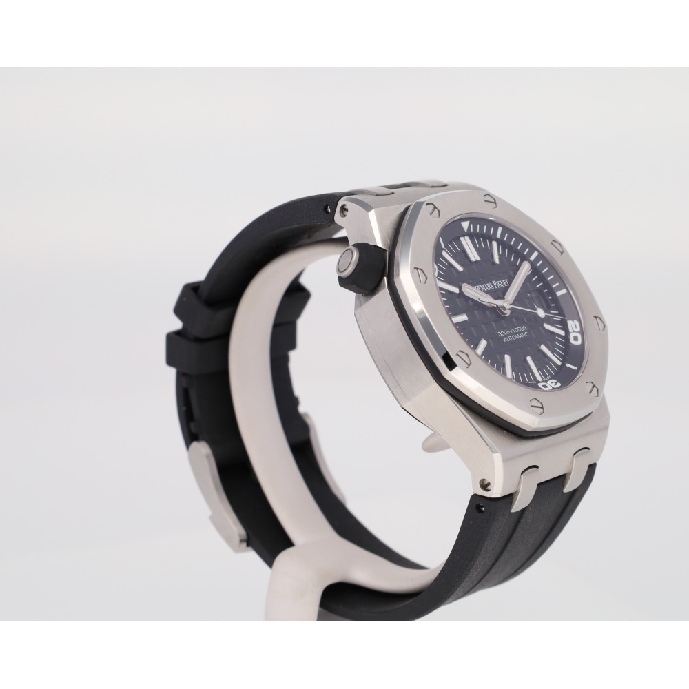 royal-oak-offshore-diver_4-17846-5c71e93c