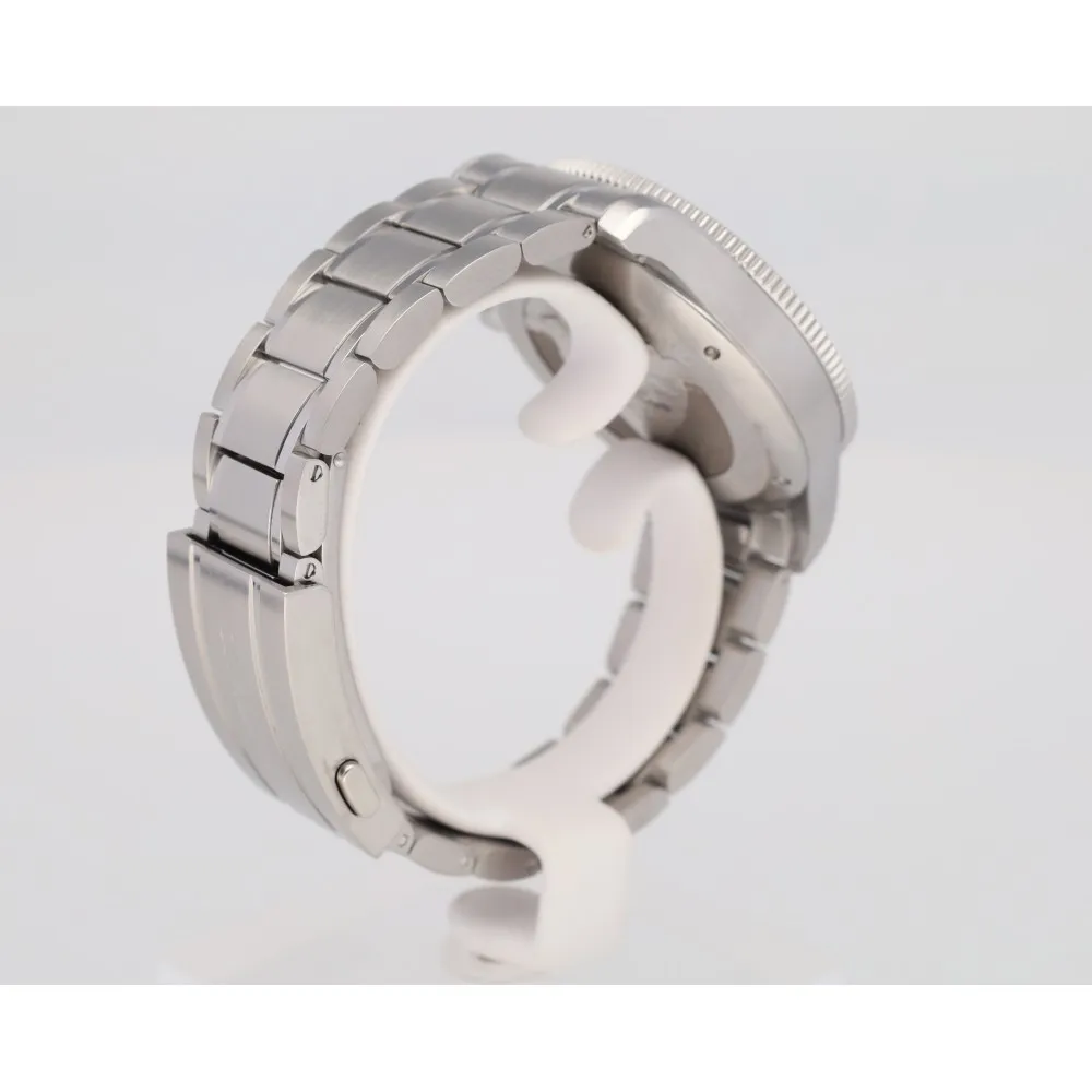 iced-sea-automatic-date_4-27868-0eebb4c5